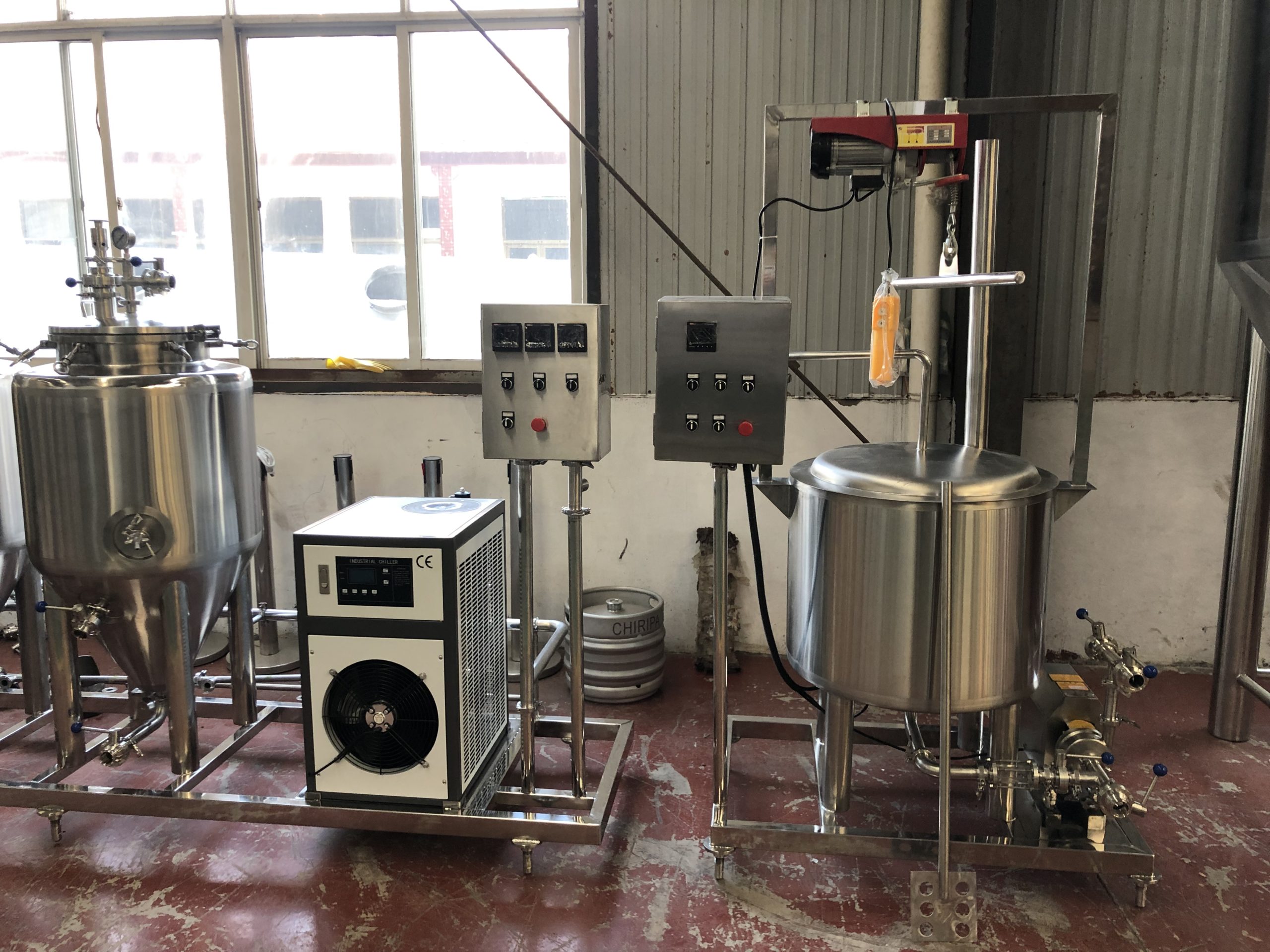 Zwei-Geräte-Sudhaus mit 100 Liter Volumen aus Edelstahl